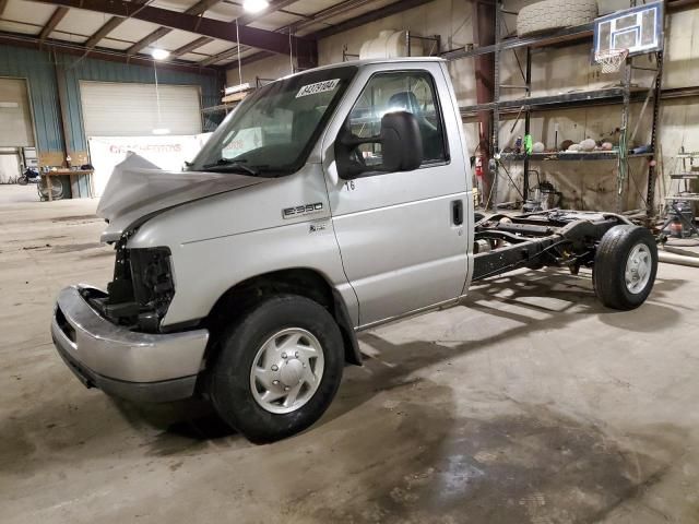 2016 Ford Econoline E350 Super Duty Cutaway Van