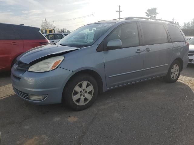 2004 Toyota Sienna XLE