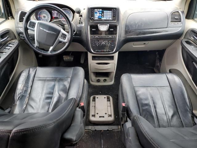 2013 Chrysler Town & Country Touring L