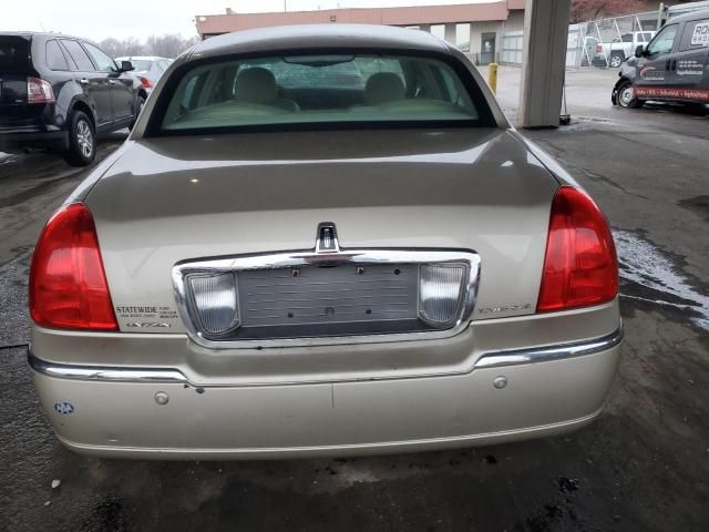 2004 Lincoln Town Car Executive