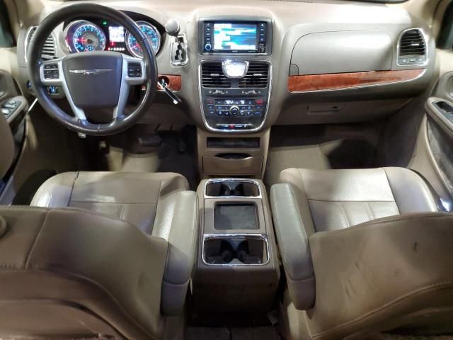 2013 Chrysler Town & Country Touring L