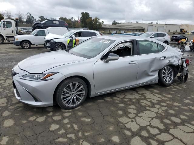 2019 Lexus ES 300H