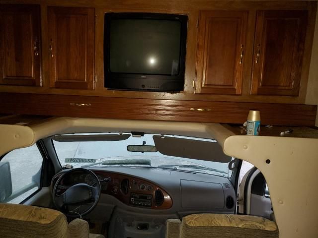 2001 Ford Econoline E450 Super Duty Cutaway Van