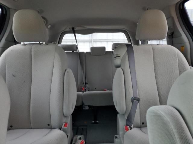 2011 Toyota Sienna LE