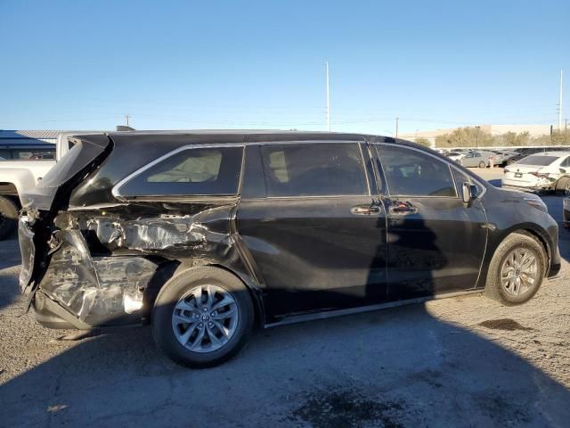 2021 Toyota Sienna LE