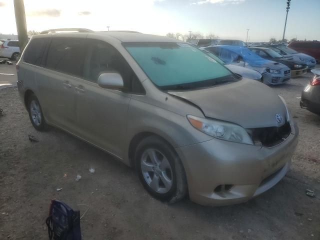 2014 Toyota Sienna LE