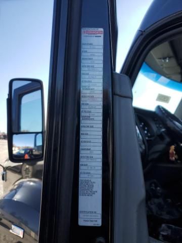 2014 Kenworth Construction T680