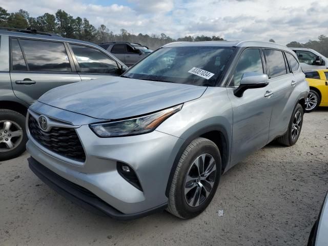 2022 Toyota Highlander XLE