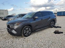 Salvage cars for sale at Taylor, TX auction: 2022 Toyota Highlander XLE