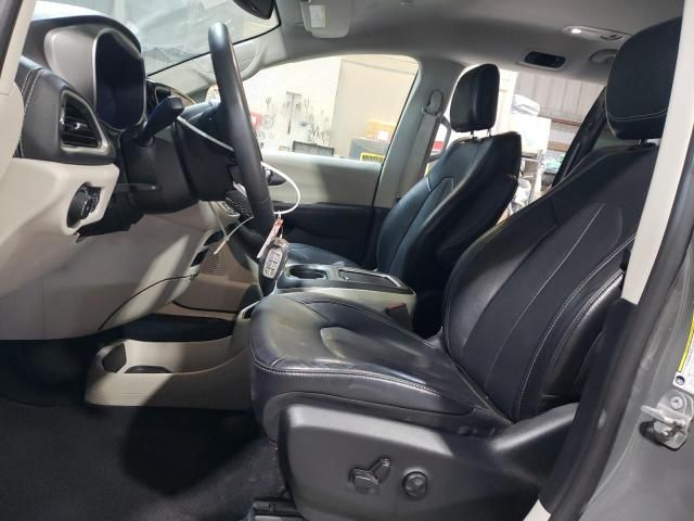 2022 Chrysler Pacifica Hybrid Touring L