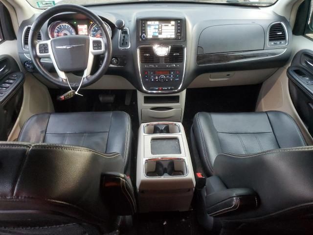 2014 Chrysler Town & Country Touring L