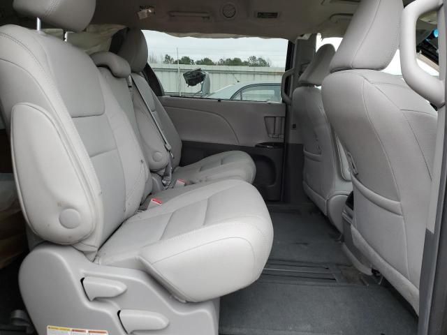 2015 Toyota Sienna XLE