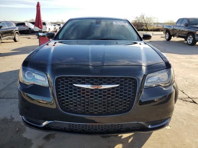 2019 Chrysler 300 Touring