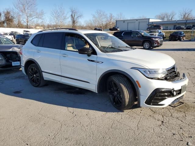 2022 Volkswagen Tiguan SE R-LINE Black