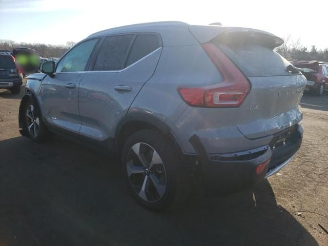 2024 Volvo XC40 Core