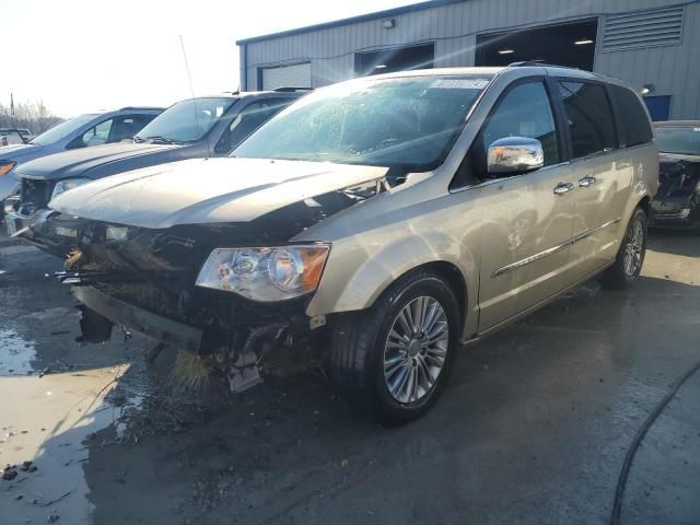 2013 Chrysler Town & Country Touring L