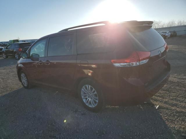 2012 Toyota Sienna XLE