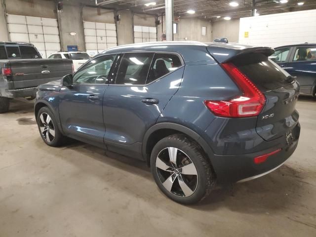 2021 Volvo XC40 T5 Momentum