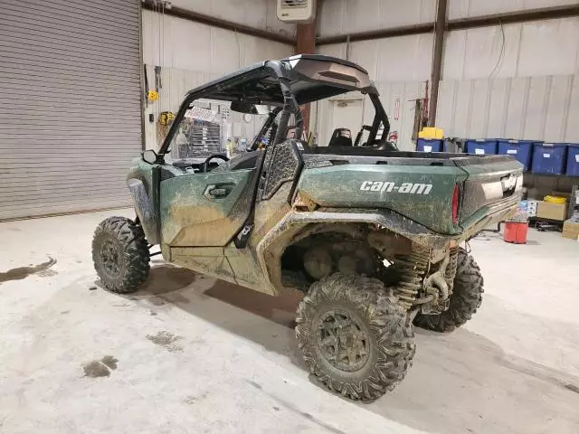 2023 Can-Am Commander DPS 700