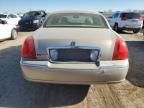 2005 Lincoln Town Car Signature Limited