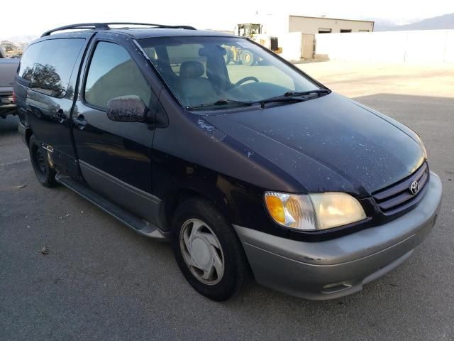 2002 Toyota Sienna LE