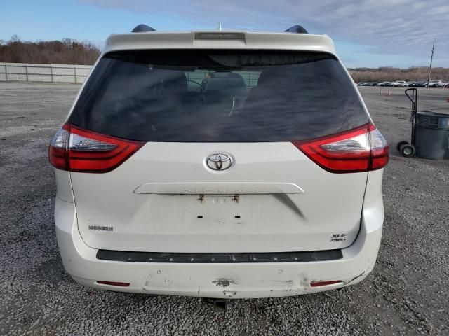 2020 Toyota Sienna XLE