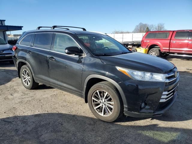 2017 Toyota Highlander SE