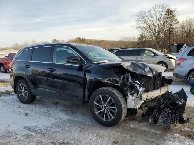 2017 Toyota Highlander SE