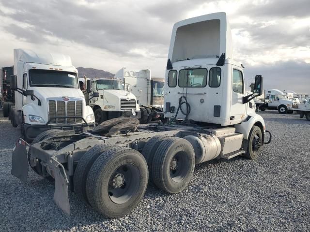 2017 Peterbilt 579