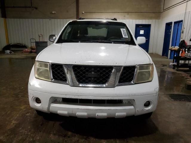 2005 Nissan Pathfinder LE