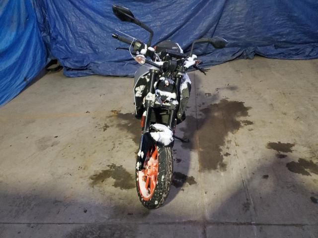 2022 KTM 390 Duke