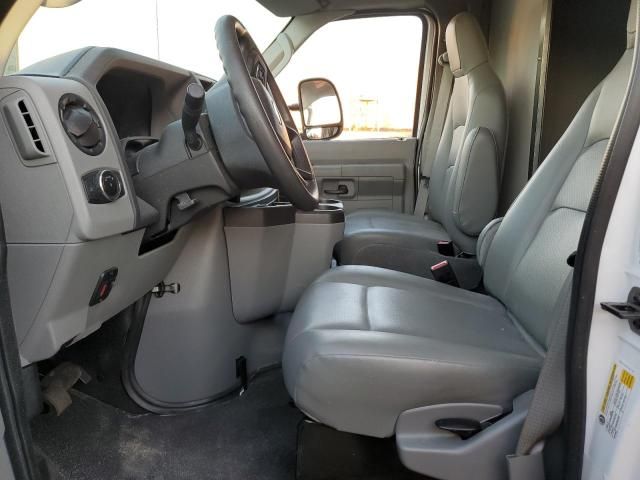 2024 Ford Econoline E450 Super Duty Cutaway Van