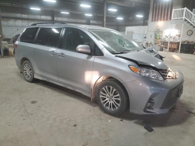 2018 Toyota Sienna XLE