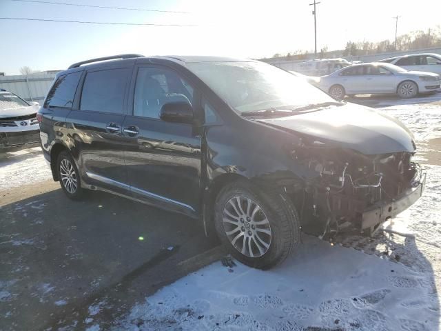 2018 Toyota Sienna XLE