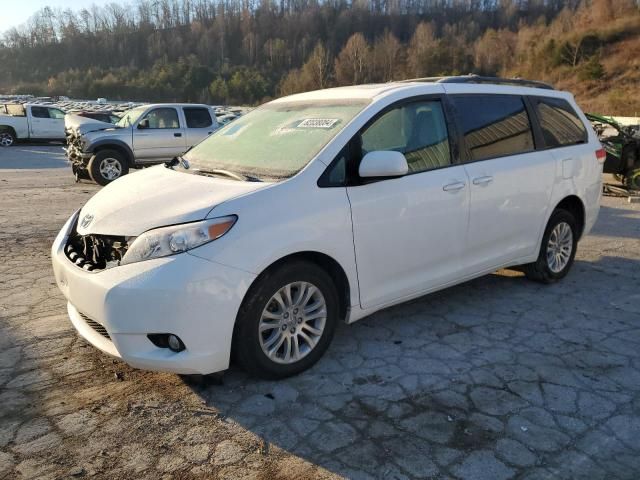 2011 Toyota Sienna XLE