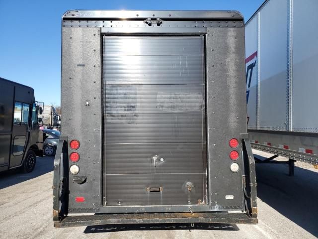 2009 Freightliner Chassis M Line WALK-IN Van