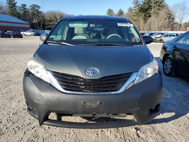 2013 Toyota Sienna LE