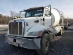 2005 Peterbilt 335