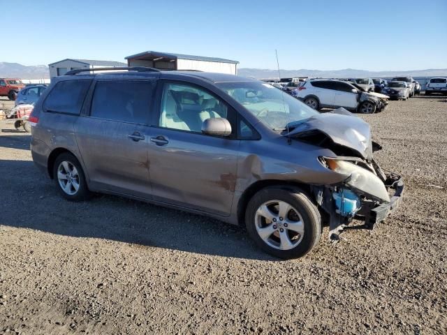 2014 Toyota Sienna LE