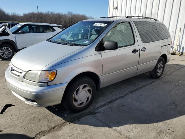 2003 Toyota Sienna LE