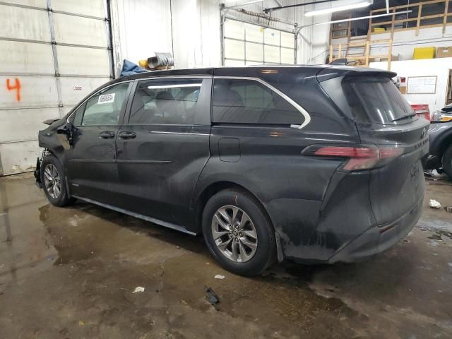 2021 Toyota Sienna LE