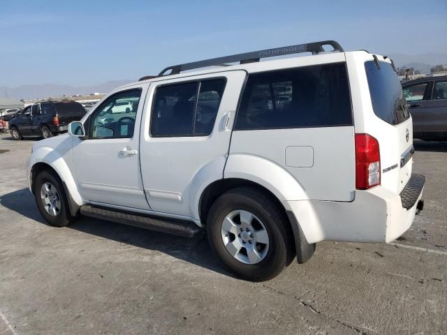 2005 Nissan Pathfinder LE