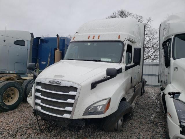 2019 Freightliner Cascadia 126