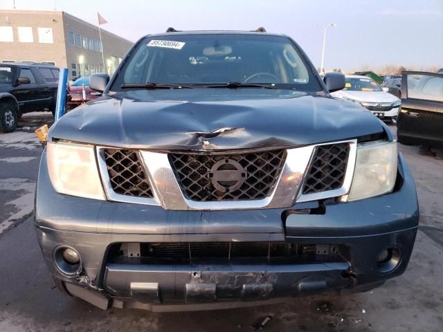 2005 Nissan Pathfinder LE