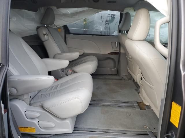 2013 Toyota Sienna XLE