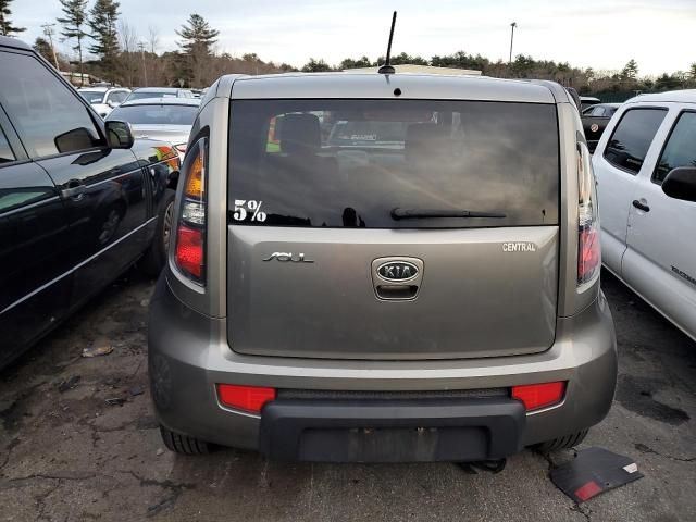 2010 KIA Soul +