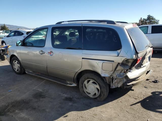 2001 Toyota Sienna LE