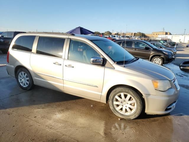 2012 Chrysler Town & Country Touring L