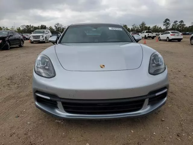 2018 Porsche Panamera 4