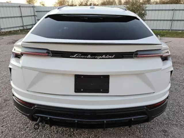 2022 Lamborghini Urus